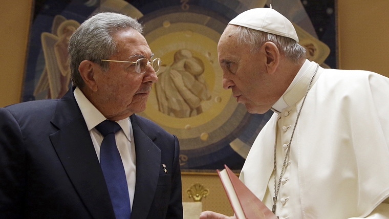 Castro says pope is so impressive he might start praying again 