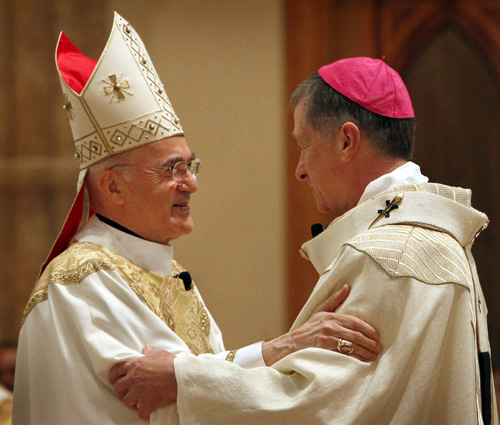 Receiving pallium, Archbishop Cupich asks faithful to minister with him