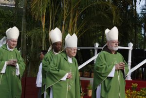 20150920cnsnw0084 1 300x203 - Cardinals arrive for Mass celebrated by Pope Francis in Havana&#039;s Revolution Square