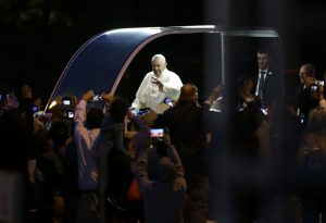 20150926cnsnw0649 1 300x205 - Pope Francis waves to crowds along Benjamin Franklin Parkway as he arrives for Festival of Families in Philadelphia
