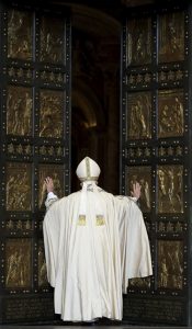 20151208T0638 248 CNS POPE MERCY DOOR 1 175x300 - HOLY DOOR VATICAN