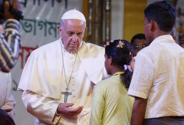 Defend God’s image by defending the Rohingya, pope urges