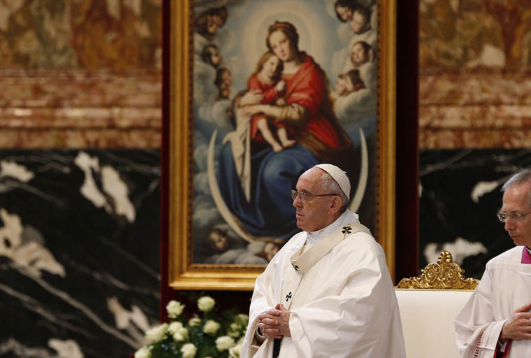 Repentant sinners need merciful confessors, not inquisitors, pope says