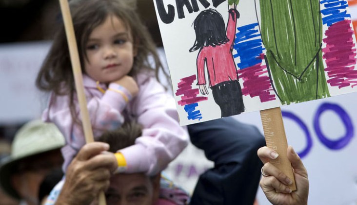 Catholics mobilize at border and around U.S. to help separated families