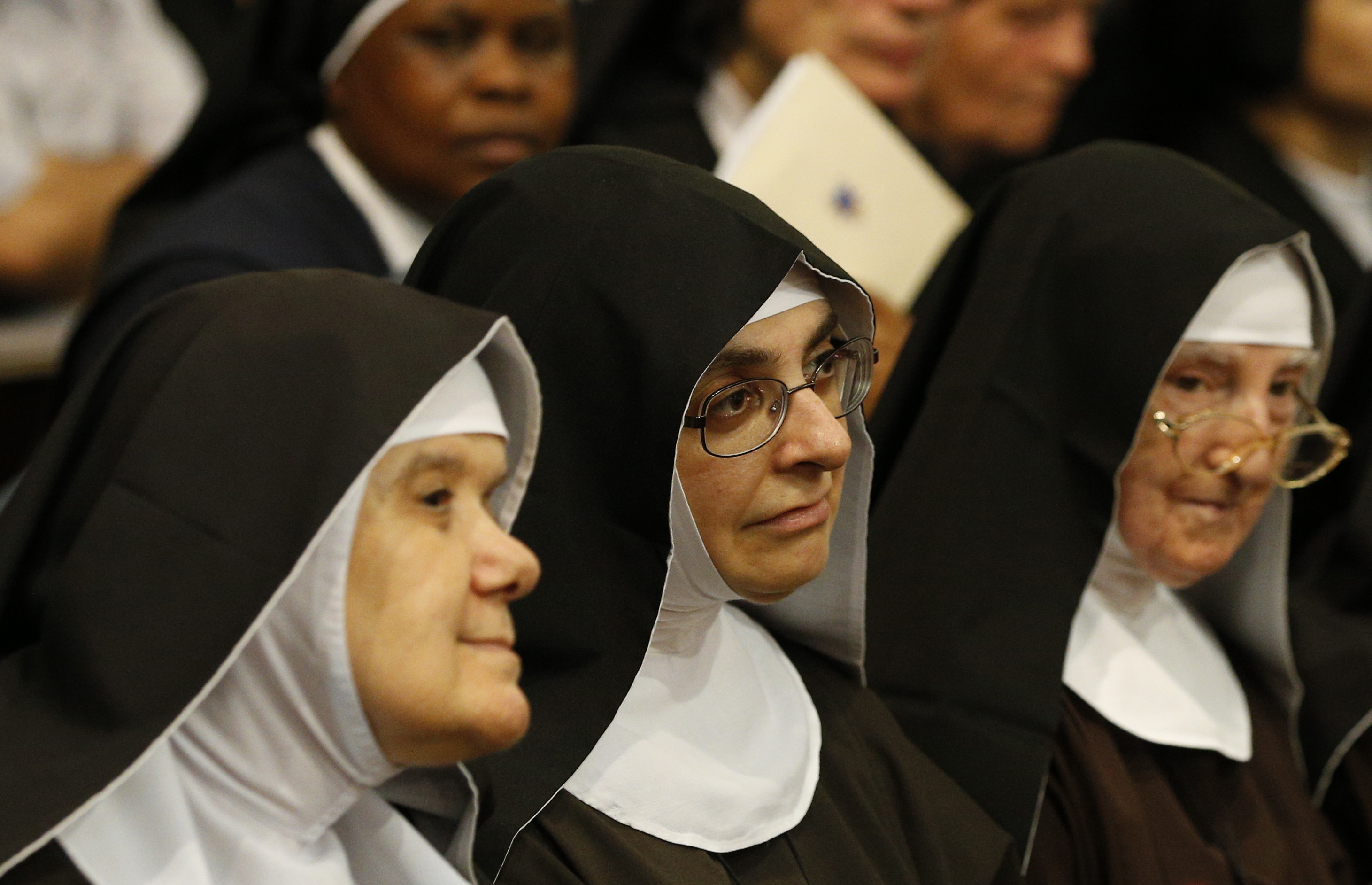 Church, world need cloistered nuns’ guiding lights of prayer, pope says