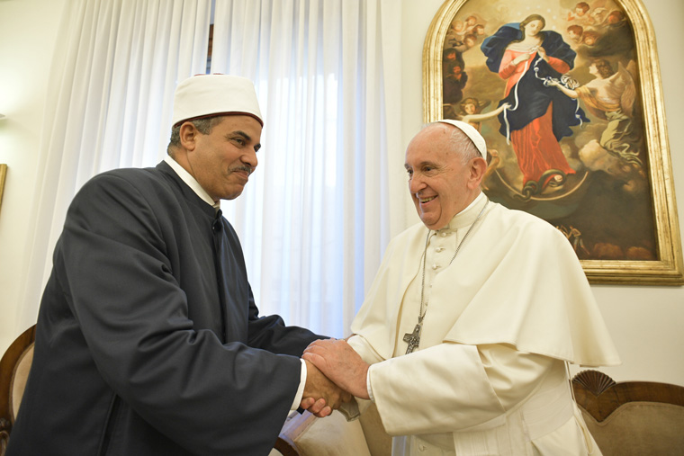 On 9/11, pope greets Vatican, Muslim leaders promoting world peace