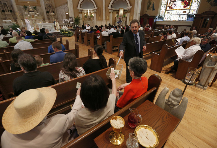 Chicago Archdiocese has new site for parish donations, emergency fund