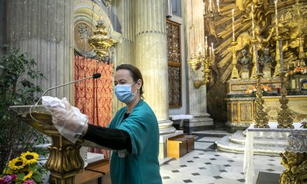 Vatican distributes notes on cleaning, protecting church objects