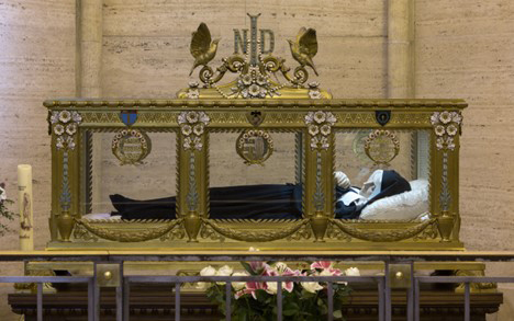 Lourdes Bernadette repose - Relics of Beloved St. Bernadette to visit Syracuse Diocese