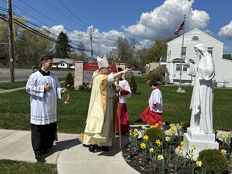 Divine Mercy Sunday celebrates faith, fellowship in Central Square