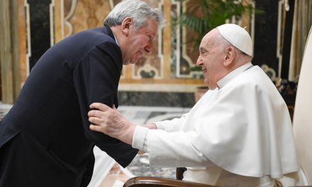 Reporting on the church should not be ‘gossip,’ pope tells journalists