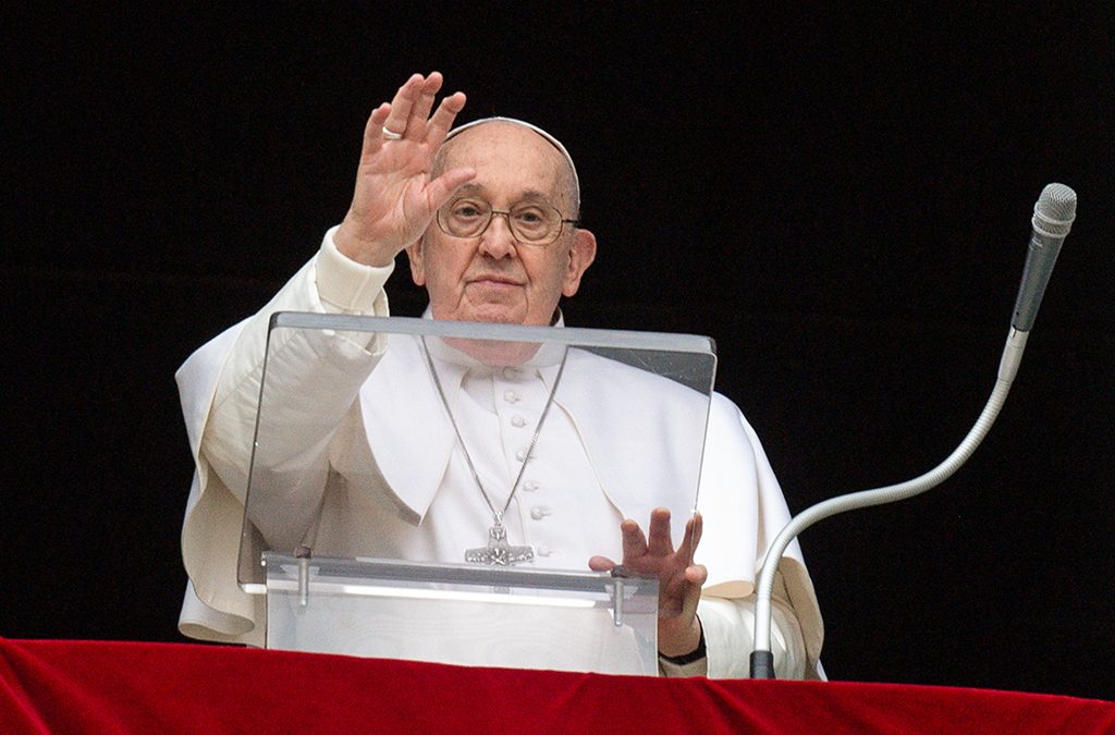 Jesus wants all people to be saved, pope says at Angelus