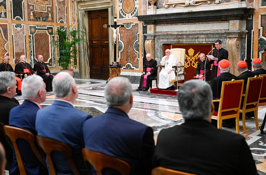 Family, community, are key to overcoming secularism, pope says